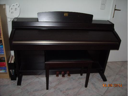 PoulaTo: YAMAHA Clavinova CLP-240/230